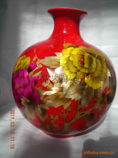 匠心獨運 麥稈花紋陶瓷花瓶，唐山陶器的藝術新章